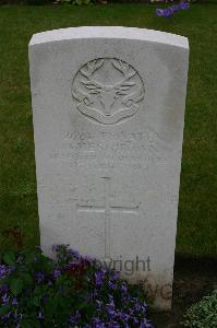 Lillers Communal Cemetery - Brown, James