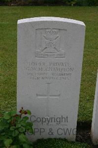 Lillers Communal Cemetery - Champion, George William Morgan