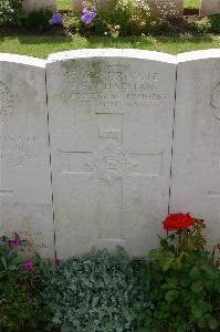 Lillers Communal Cemetery - Chapman, H B