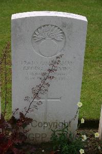 Lillers Communal Cemetery - Chevins, George