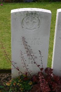 Lillers Communal Cemetery - Claret, Charles William