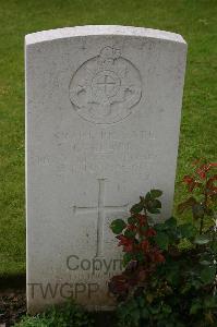 Lillers Communal Cemetery - Clark, George