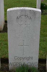 Lillers Communal Cemetery - Clark, William