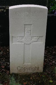 Lillers Communal Cemetery - Cortman, F