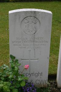 Lillers Communal Cemetery - Dickson, David Taylor