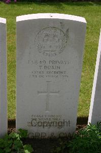Lillers Communal Cemetery - Drain, T