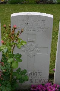 Lillers Communal Cemetery - Drakeford, Francis Norton