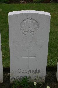 Lillers Communal Cemetery - Dutton, Harry Edgar