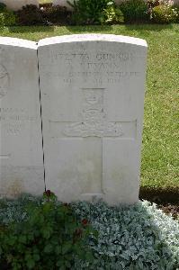 Lillers Communal Cemetery - Evans, Arthur James