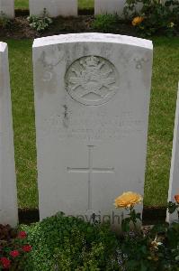 Lillers Communal Cemetery - Gascoigne, William