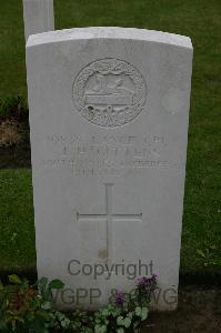 Lillers Communal Cemetery - Gittens, J H