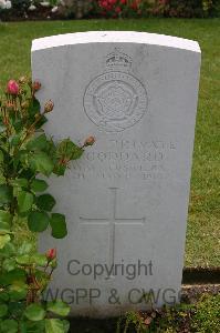 Lillers Communal Cemetery - Goddard, T