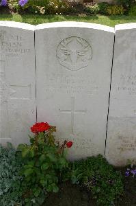 Lillers Communal Cemetery - Grant, Thomas Francis