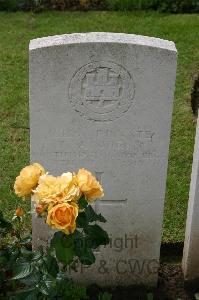 Lillers Communal Cemetery - Green, Terence Albert