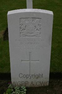 Lillers Communal Cemetery - Griffin, David