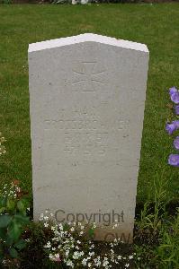 Lillers Communal Cemetery - Grossbrohmer, Karl