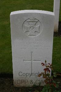 Lillers Communal Cemetery - Hallas, C H