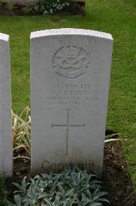 Lillers Communal Cemetery - Harper, D G