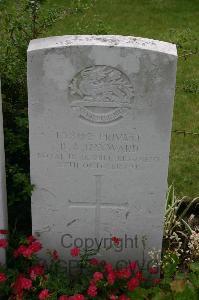 Lillers Communal Cemetery - Hayward, B A