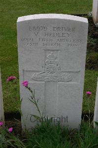 Lillers Communal Cemetery - Hedley, Victor