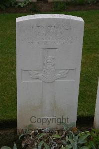 Lillers Communal Cemetery - Hindley, R