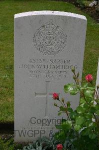 Lillers Communal Cemetery - Hogg, John William