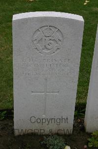 Lillers Communal Cemetery - Hollister, Charlie