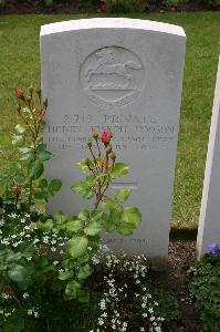 Lillers Communal Cemetery - Hooson, Henry Joseph