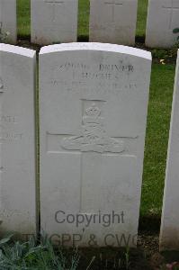 Lillers Communal Cemetery - Hughes, I