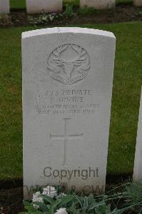 Lillers Communal Cemetery - Irvine, F