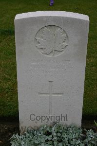 Lillers Communal Cemetery - Jeffreys, Adam