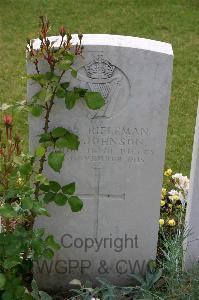 Lillers Communal Cemetery - Johnson, H W