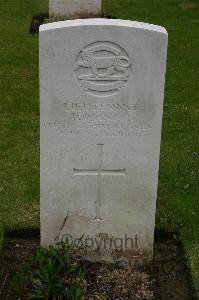 Lillers Communal Cemetery - Johnson, John Frederick