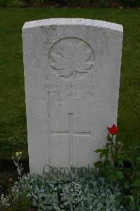 Lillers Communal Cemetery - Kelly, C H