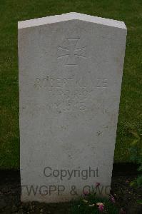 Lillers Communal Cemetery - Kunze, Robert