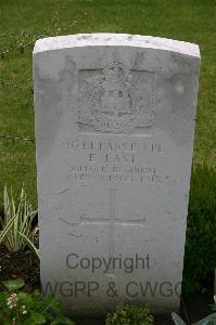 Lillers Communal Cemetery - Last, Edward