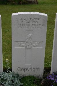 Lillers Communal Cemetery - Lawless, P