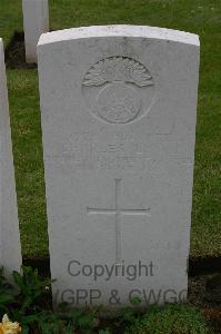 Lillers Communal Cemetery - Lynch, Charles