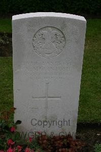 Lillers Communal Cemetery - MacIntosh, Alexander