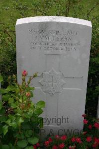Lillers Communal Cemetery - MacLeman, B