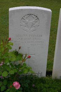Lillers Communal Cemetery - MacLeod, John Rodrick