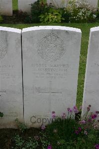 Lillers Communal Cemetery - Martin, J