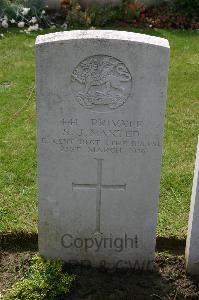 Lillers Communal Cemetery - Maxted, Sidney John