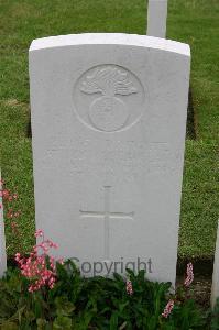 Lillers Communal Cemetery - McCausland, Patrick