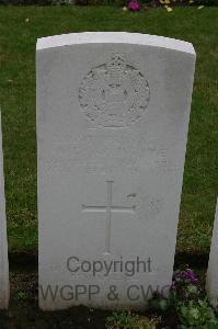 Lillers Communal Cemetery - McIntyre, Alexander Blyth