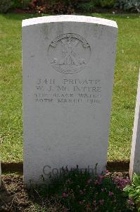 Lillers Communal Cemetery - McIntyre, W J