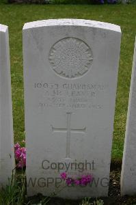 Lillers Communal Cemetery - McLeaver, Archibald