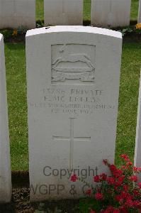 Lillers Communal Cemetery - McLellan, Frederick