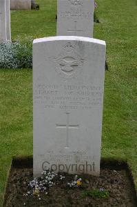 Lillers Communal Cemetery - McMurray, Stuart