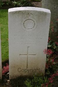 Lillers Communal Cemetery - McTarlton, R T